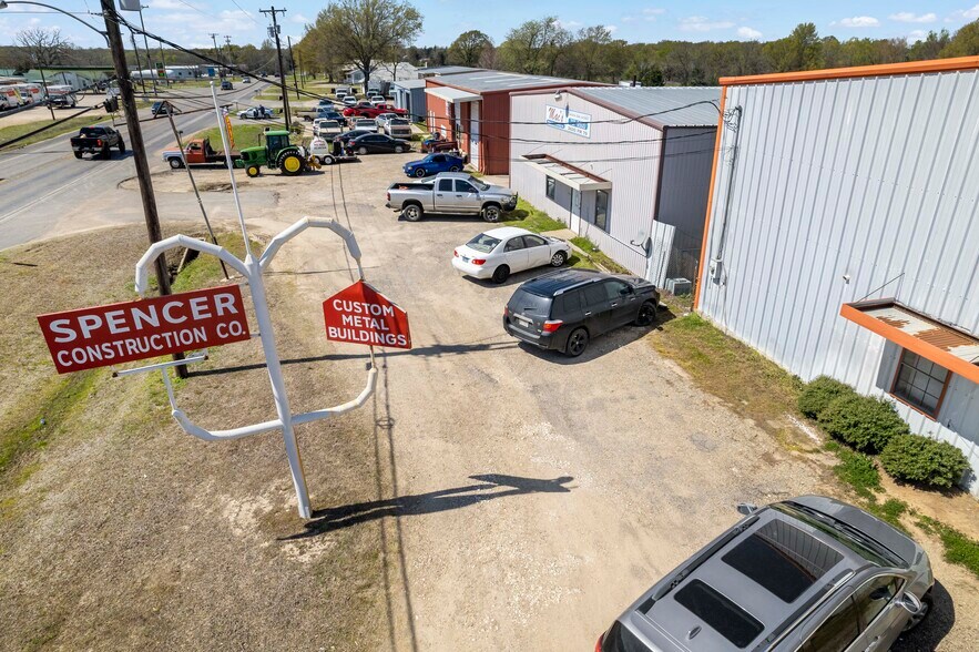 More Photos Of 2620 Farm Road 79, Paris Warehouse For Sale