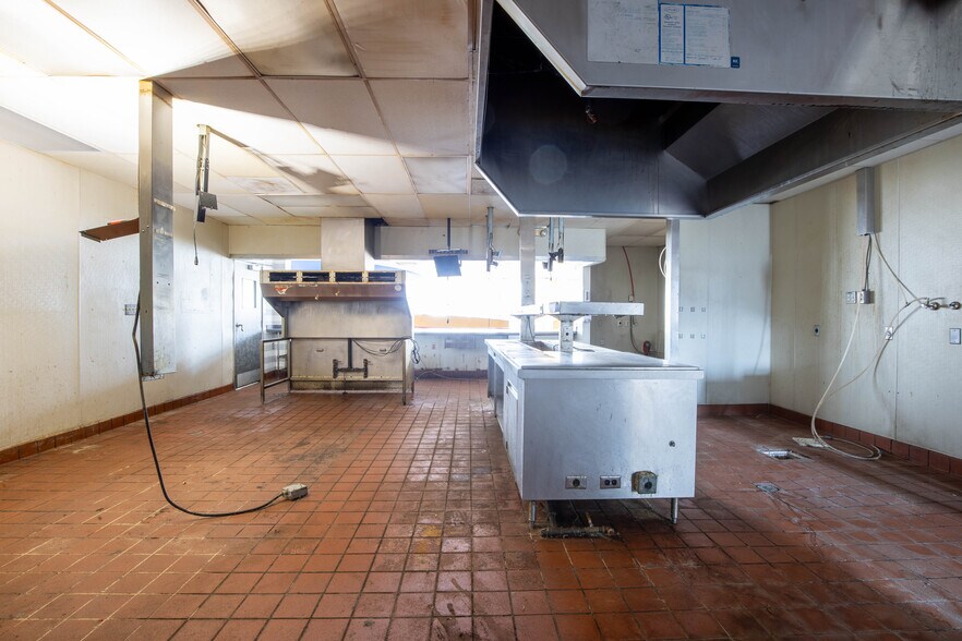 More Photos Of 14109 Highway 226 S, Spruce Pine General Retail For Sale