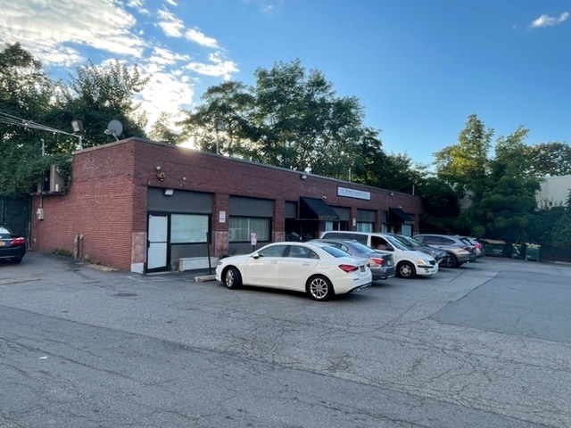 More Photos Of 2071 Clove Rd, Staten Island General Retail For Lease