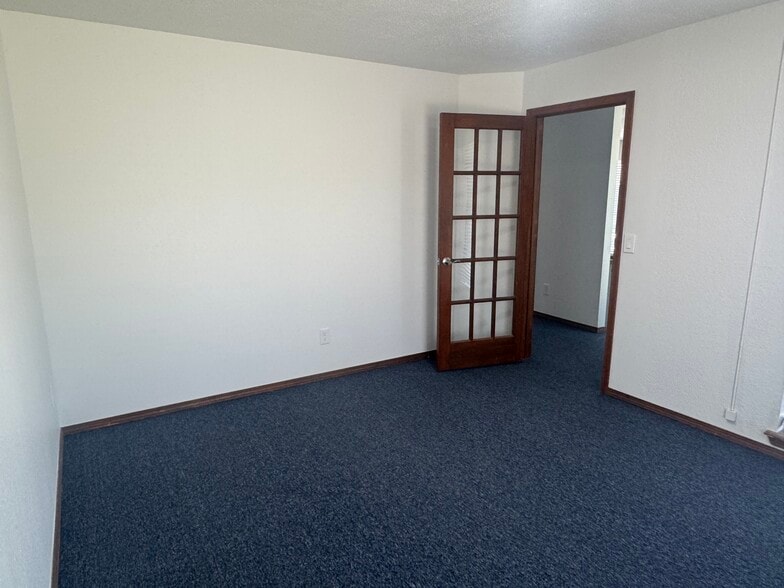 More Photos Of 221-229 N I-35 Service Rd, Moore Office For Lease