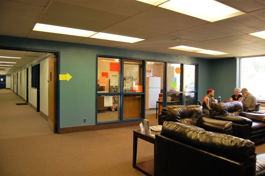 More Photos Of 243 S Main St, Albion Town Orleans Medical For Lease