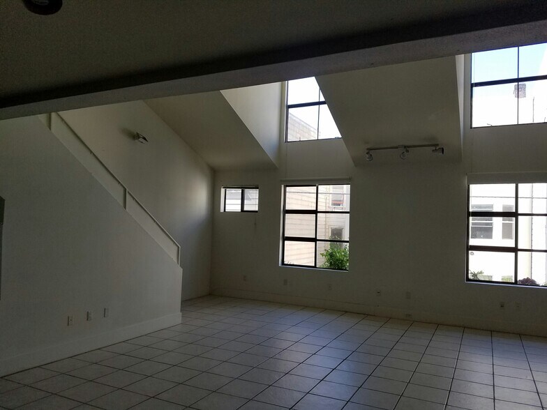 More Photos Of 83 Wiese St, San Francisco Office Residential For Lease