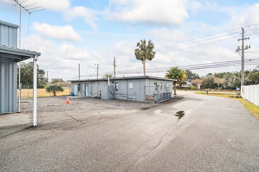 More Photos Of 2360 E Moody Blvd, Bunnell Industrial For Sale