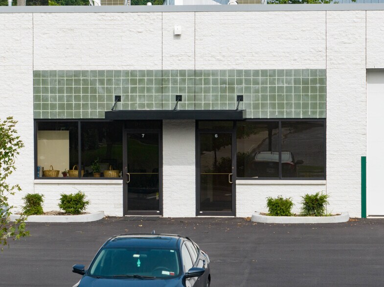 More Photos Of 104 Lake Ave S, Nesconset Industrial For Lease