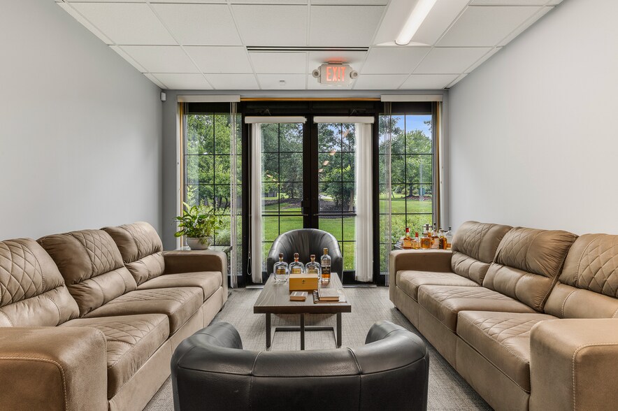 More Photos Of 175 Sullys Trl, Pittsford Unknown For Lease