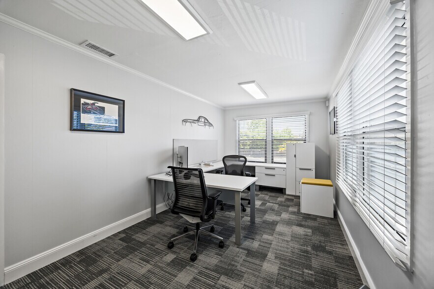 More Photos Of 65 Winslow St, Redwood City Warehouse For Sale