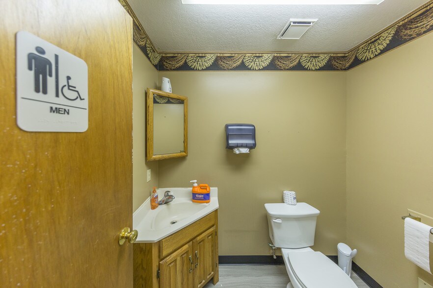 More Photos Of 1103 Center St, Pasadena Warehouse For Sale