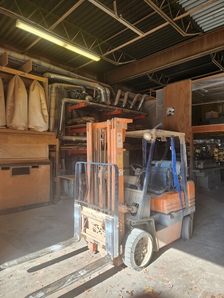 More Photos Of 80 Prindle Hill Rd, Orange Manufacturing For Sale