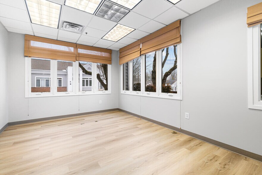 More Photos Of 408 Executive Dr, Langhorne Office For Sale