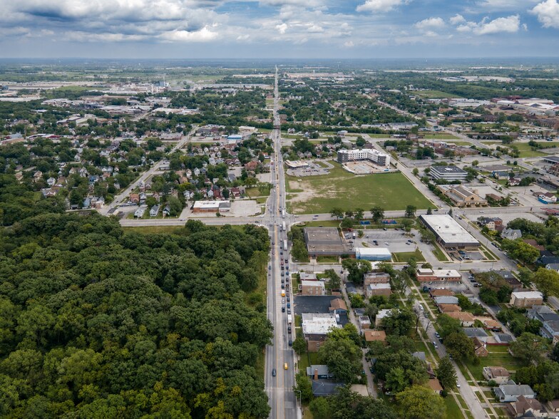 More Photos Of 44 W Lincoln Hwy, Chicago Heights General Retail For Sale