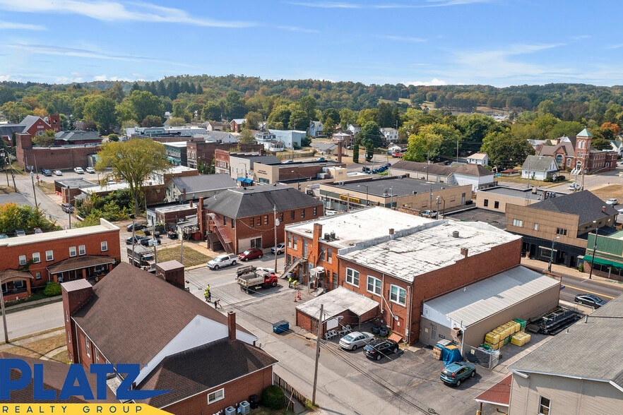 More Photos Of 132 N Market St, East Palestine Office For Sale
