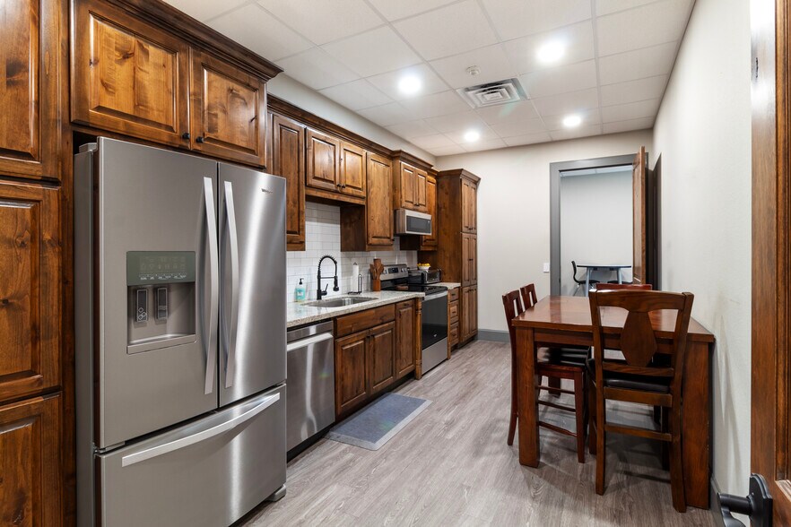 More Photos Of 4481 Roans Chapel Rd, College Station Industrial For Sale