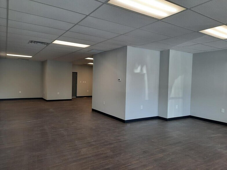 More Photos Of 105-121 Murray Plz, Chatsworth General Retail For Sale