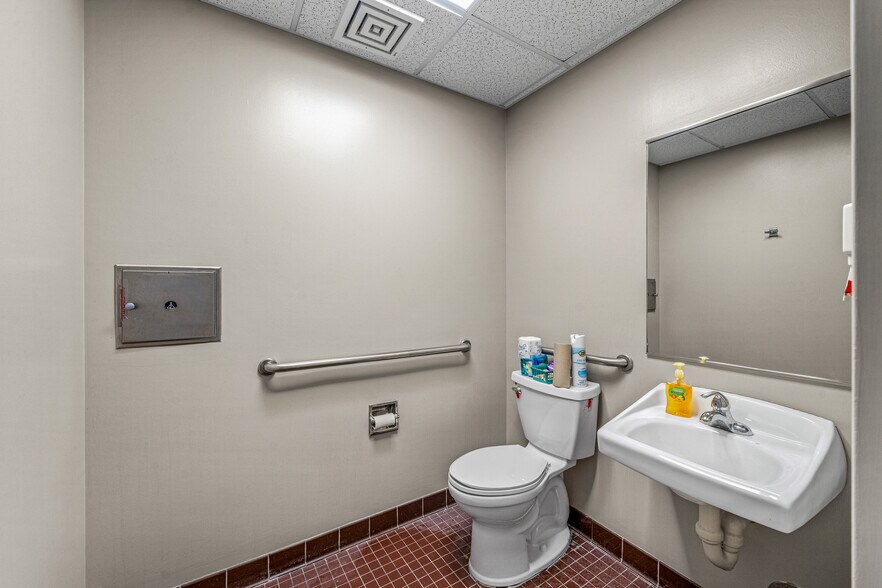 More Photos Of 15239 AL Highway 68, Crossville Medical For Sale