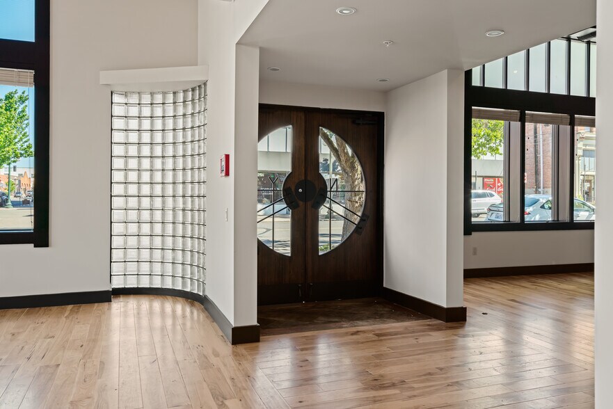 More Photos Of 103-116 W 3rd Ave, Ellensburg Restaurant For Lease