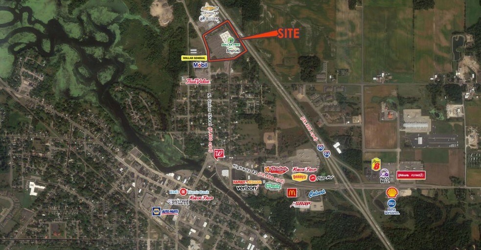 More Photos Of 750-800 N Union St, Mauston Supermarket For Sale