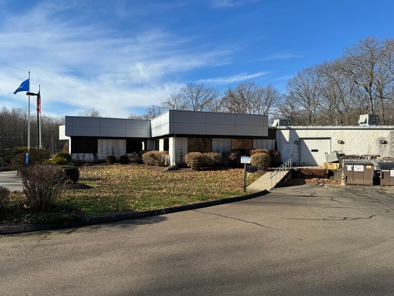 More Photos Of 175 Constitution Blvd S, Shelton Flex For Sale