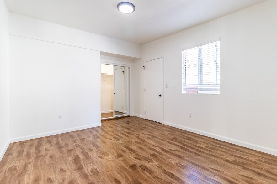 More Photos Of 1718 S New England St, Los Angeles Apartments For Sale