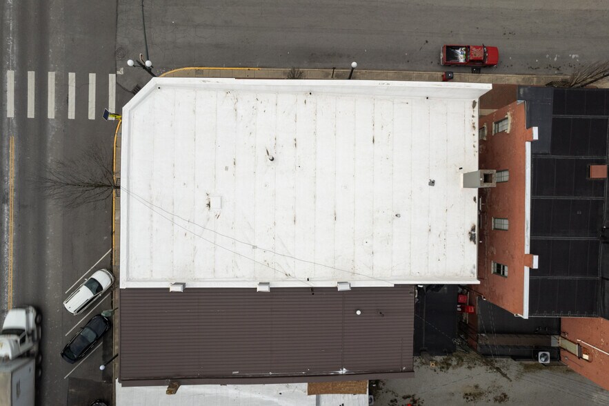 More Photos Of 50-52 S Main St, London Storefront Retail Residential For Sale