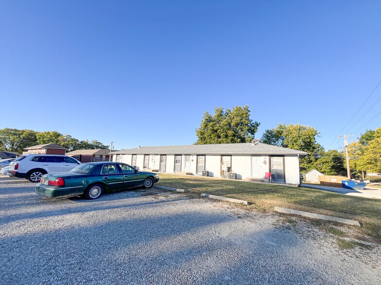 More Photos Of 408 S Mulberry St, Warrensburg Apartments For Sale