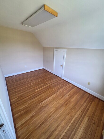 More Photos Of 5335 Airport Rd NW, Roanoke Storefront Retail Office For Lease
