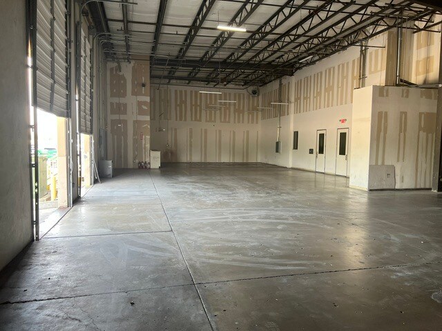 More Photos Of 1201 Jackson Rd, McAllen Light Distribution For Lease
