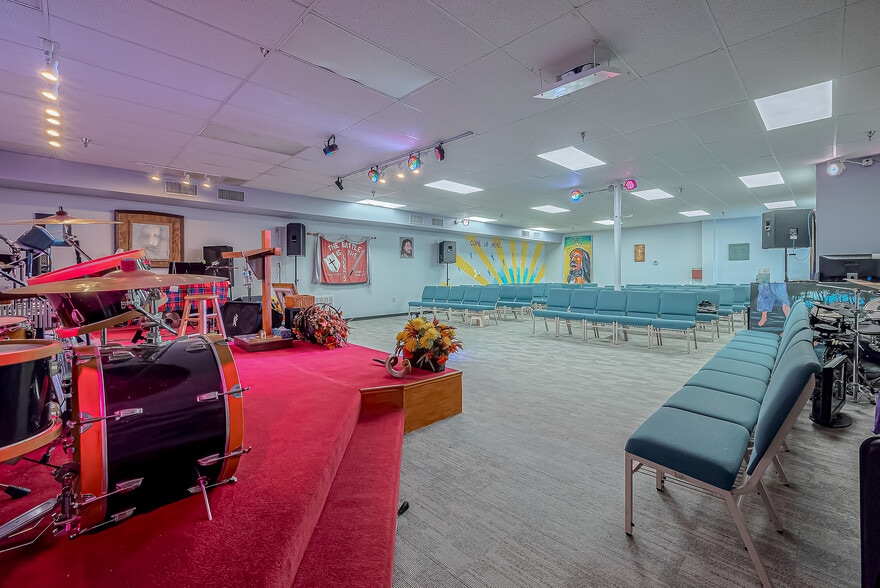 More Photos Of 1035 Fairmont Pky, Pasadena Religious Facility For Sale