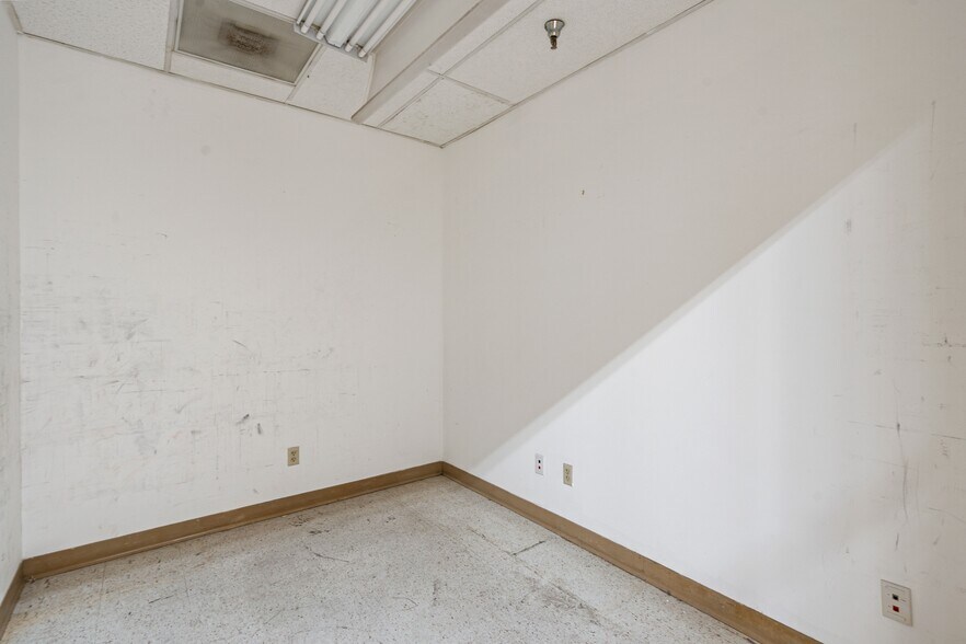 More Photos Of 1701 Airline Hwy, Hollister Freestanding For Lease