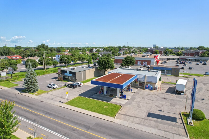 More Photos Of 80-90 Rue Quévillon, Varennes Convenience Store For Sale