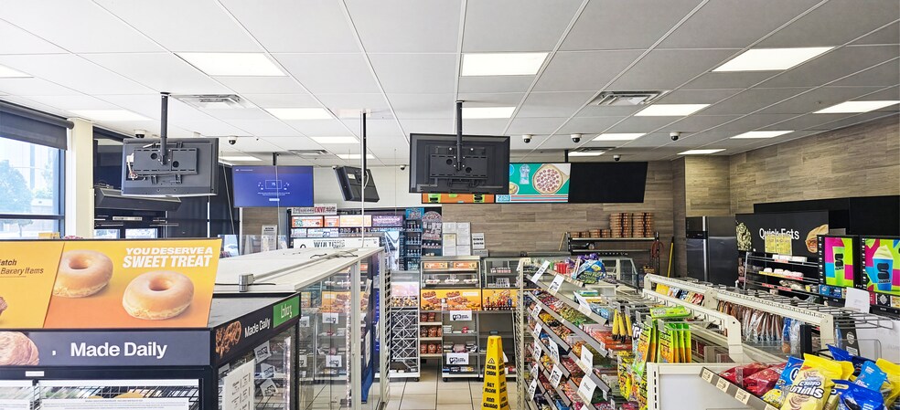 More Photos Of 307 W Compton Blvd, Compton Freestanding For Lease