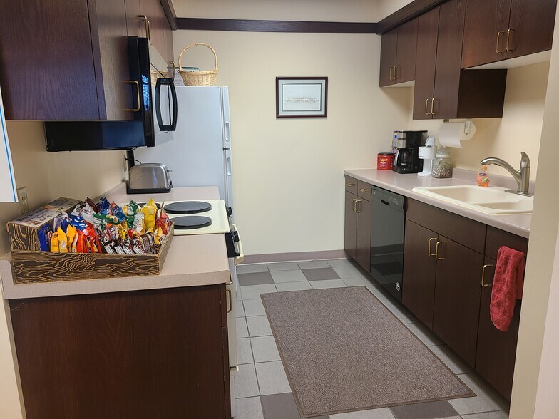 More Photos Of 1400 Merrill Ave, Wausau Medical For Sale