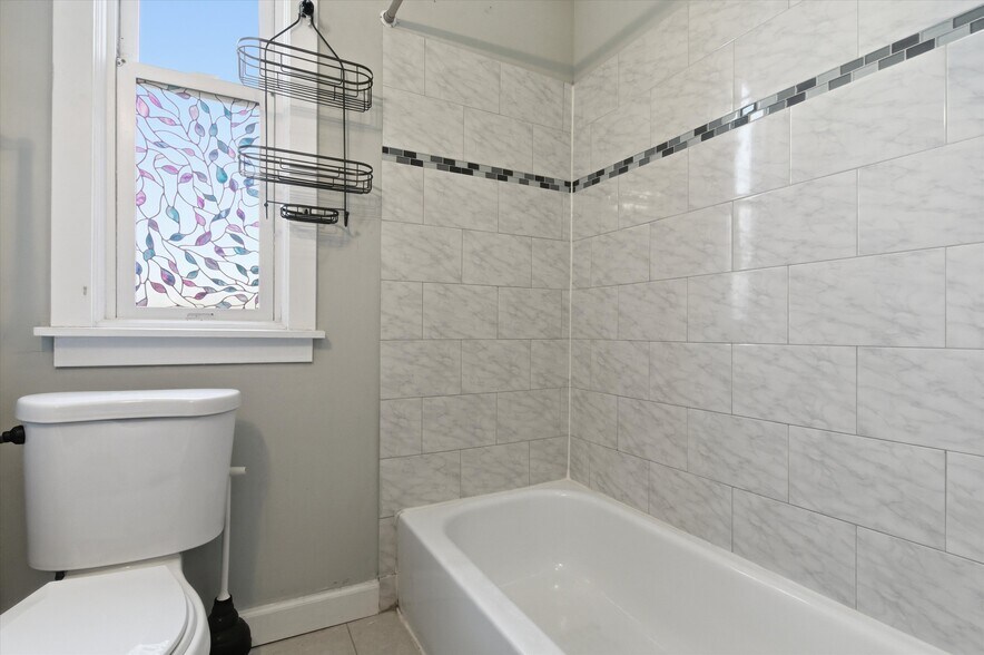 More Photos Of 4140 N Western Ave, Chicago Multifamily For Sale