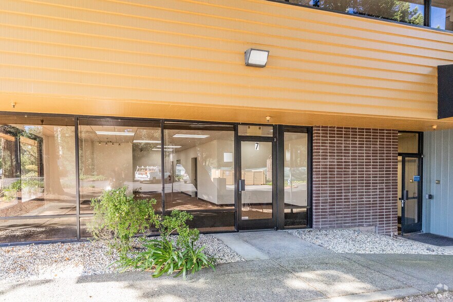 More Photos Of 825 Gravenstein Hwy N, Sebastopol Office For Lease