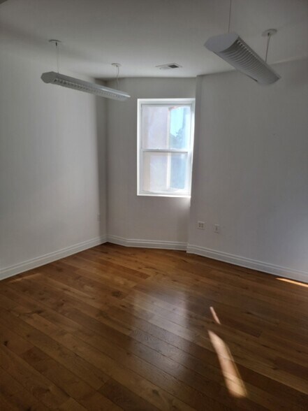 More Photos Of 18-24 Johnson Ave, Hackensack Medical For Lease