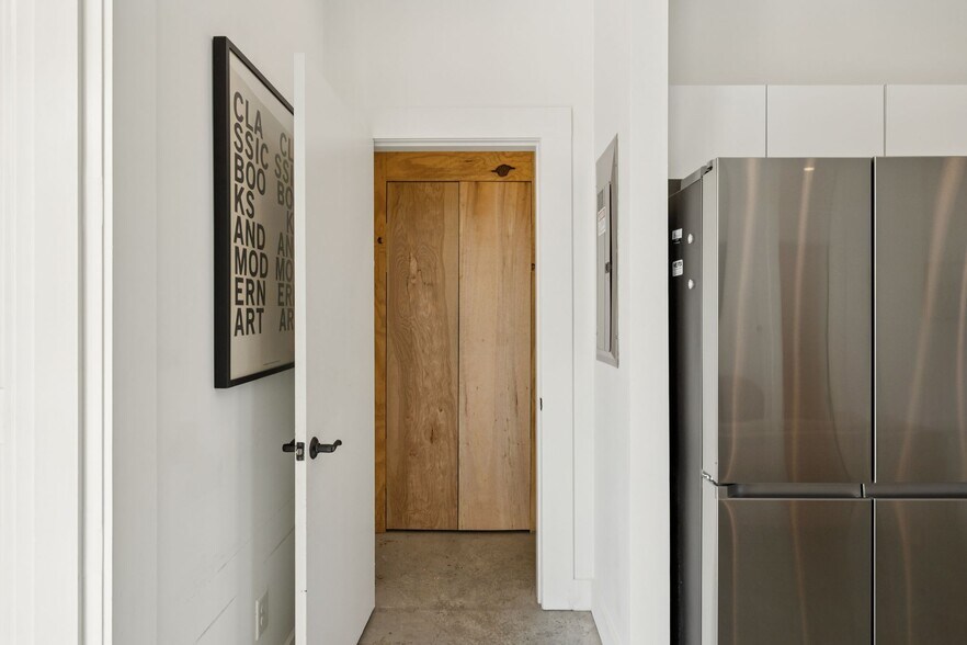 More Photos Of 2517 White Ave, Nashville Office Residential For Sale