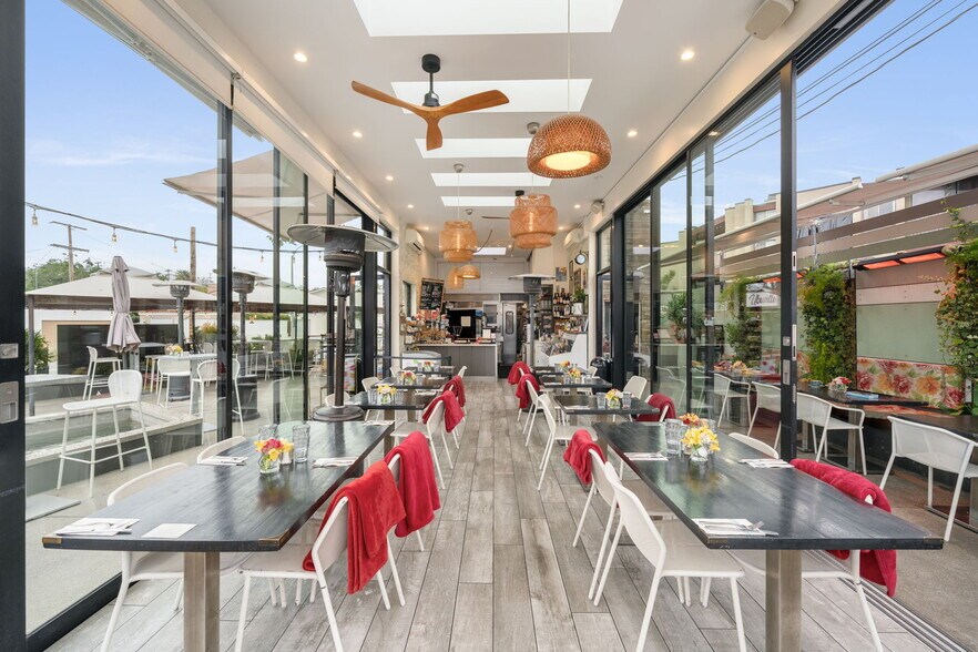 More Photos Of 335 Nieto Ave, Long Beach Restaurant For Sale