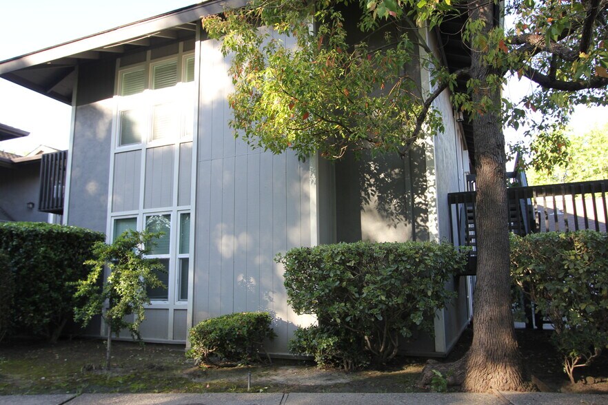 More Photos Of 1920 Camino Verde, Walnut Creek Apartments For Sale