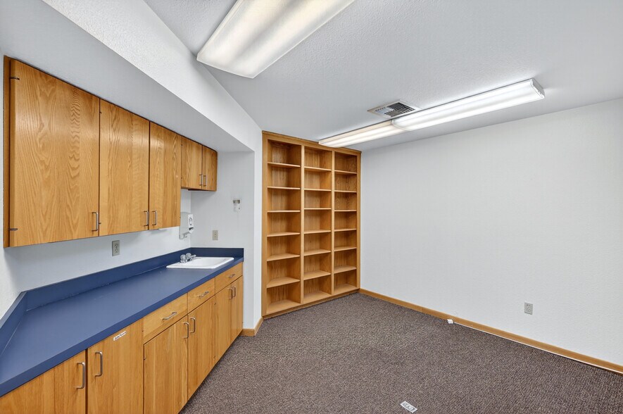 More Photos Of 950 W Ironwood Dr, Coeur d'Alene Medical For Sale