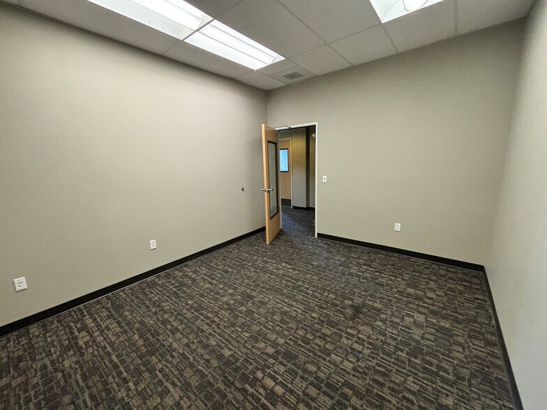 More Photos Of 223 Commercial St NE, Salem Storefront Retail Office For Lease