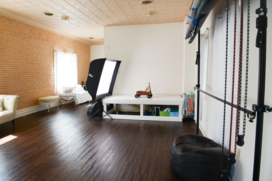 More Photos Of 5800 Main St, Elkridge Loft Creative Space For Lease