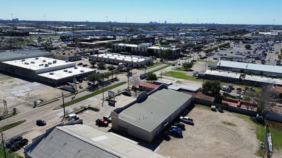More Photos Of 4914-4918 W 34th St, Houston Unknown For Lease