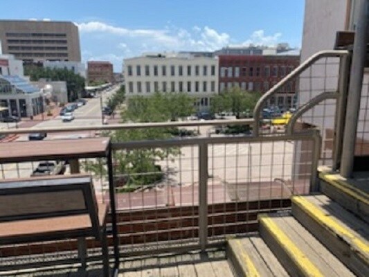 More Photos Of 111 23rd St, Galveston Bar For Lease