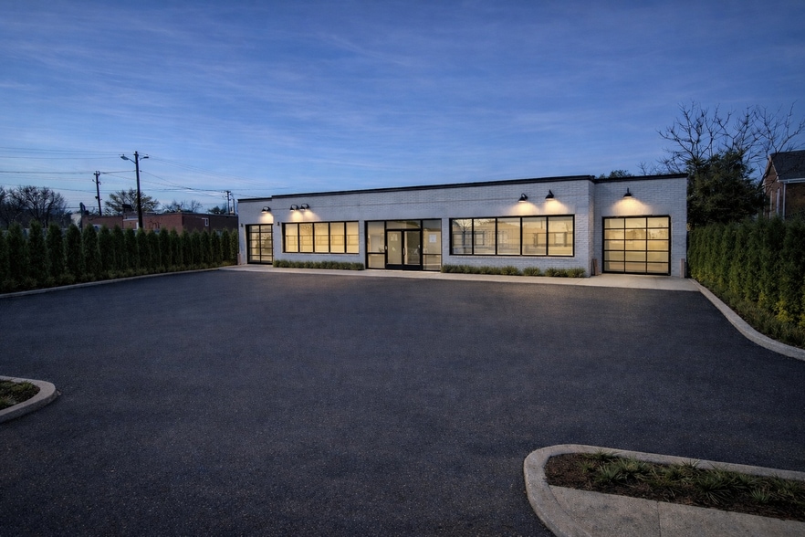 More Photos Of 2524-2526 S Tryon St, Charlotte Warehouse For Lease