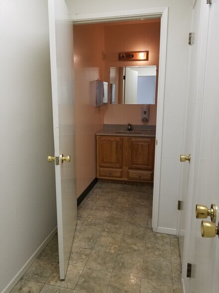 More Photos Of 330 Locust St, Santa Cruz Office For Lease