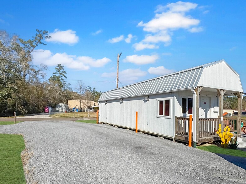 More Photos Of 1310 Highway 96 S, Silsbee Flex For Sale