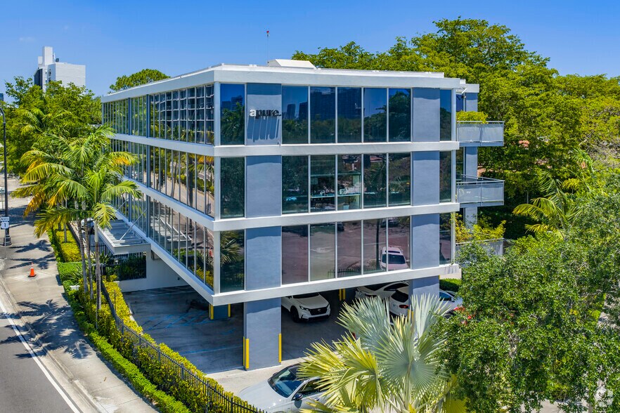 More Photos Of 5555 Biscayne Blvd, Miami Office For Lease
