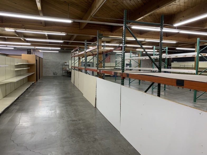 More Photos Of 335 N Wycoff Ave, Bremerton Distribution For Lease