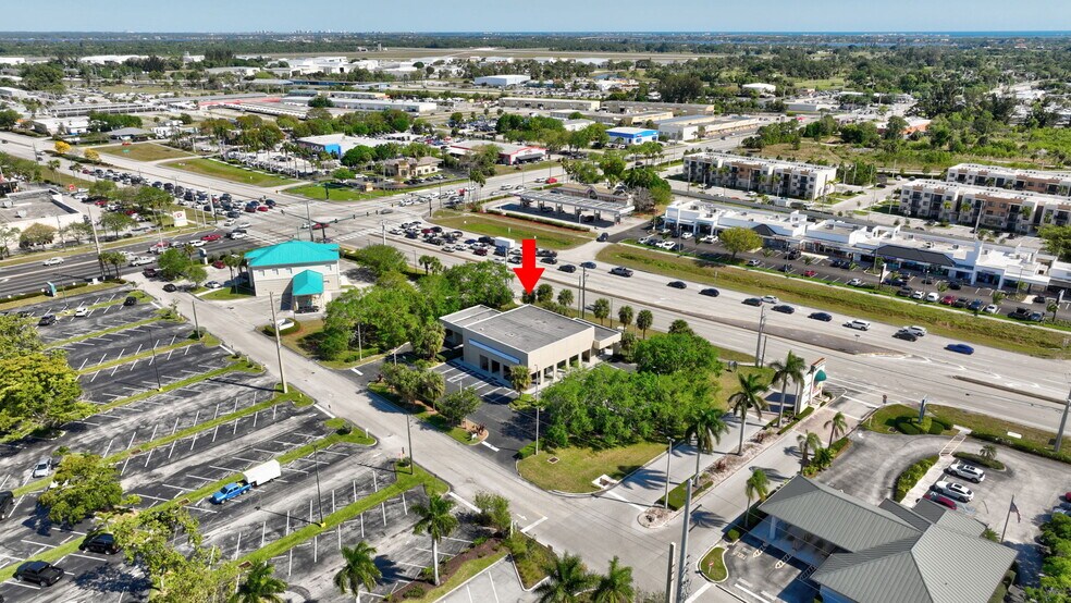 More Photos Of 3250 SE Federal Hwy, Stuart Freestanding For Lease