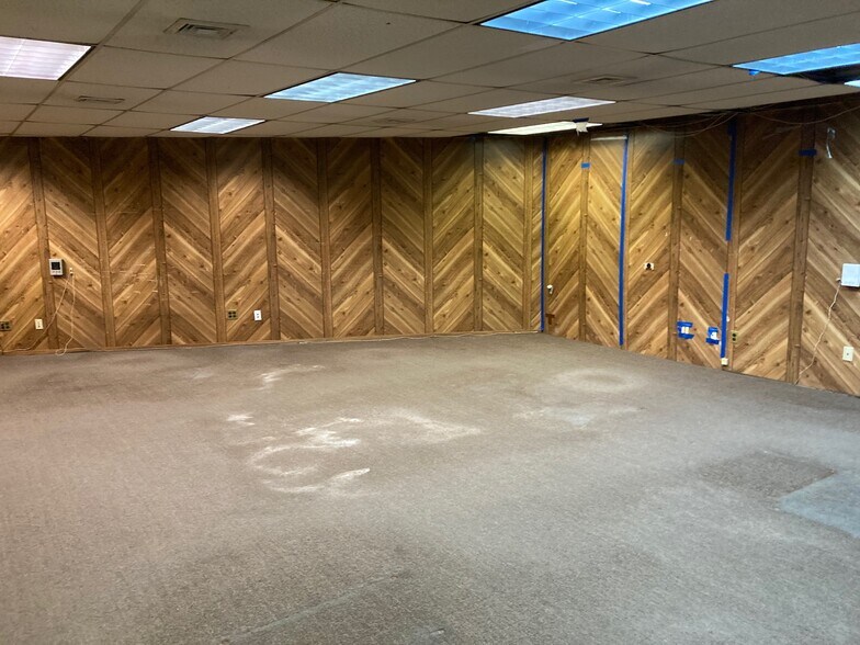 More Photos Of 158-12-158-18 Rockaway Blvd, Jamaica Warehouse For Sale