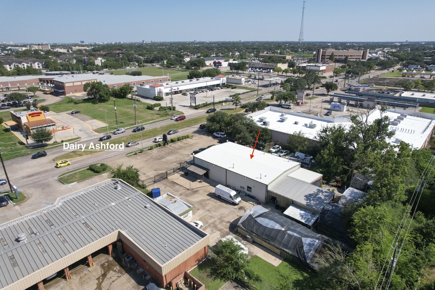 More Photos Of 2920 Dairy Ashford Rd, Houston Warehouse For Sale